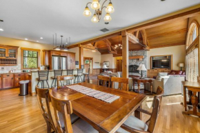 New! Steelhead Chalet 23 - Tamarack Resort - Deck - Garage - WiFi - Hot tub